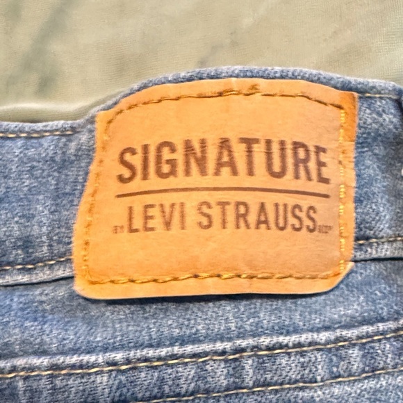 Classic Denim Women's Straight Leg Jeans - Picture 4 of 4